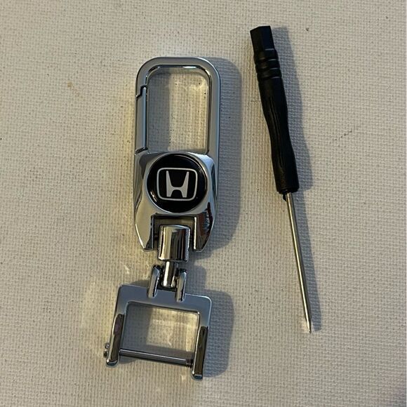 Honda Key Fob Keychain in Silver Metal NWT - Picture 1 of 5